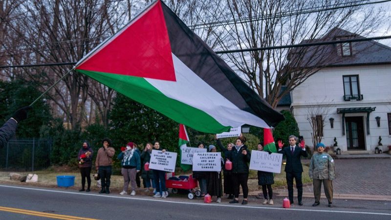 على مدار أسبوع..&nbsp;متظاهرون داعمون لفلسطين يؤرّقون بلينكن أمام منزله