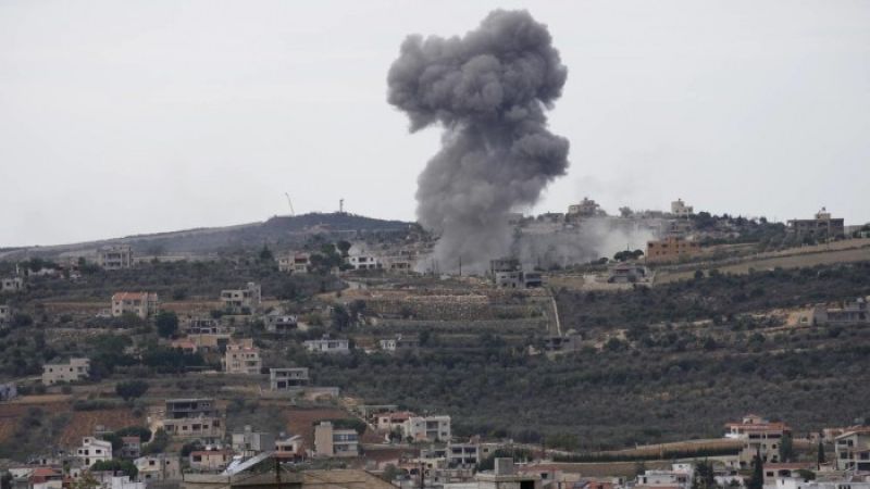 لبنان: الطيران الحربي المعادي نفذ 3 غارات جوية استهدفت بلدتي مارون الراس ويارون