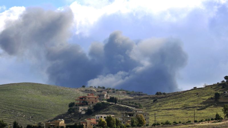 لبنان: قصف مدفعي صهيوني استهدف ساحة كفركلا وقذائف ضوئية في أجواء الحدود مقابل بلدة حولا