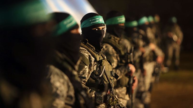 فلسطين المحتلة| القسام: استهدفنا 3 ناقلات جند صهيونية ودبابة من نوع "ميركافا" جنوب حي الزيتون بمدينة غزة