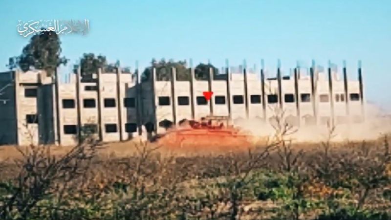 بالفيديو: استهداف آليات الاحتلال في مدينة الزهراء شمال غرب المحافظة الوسطى