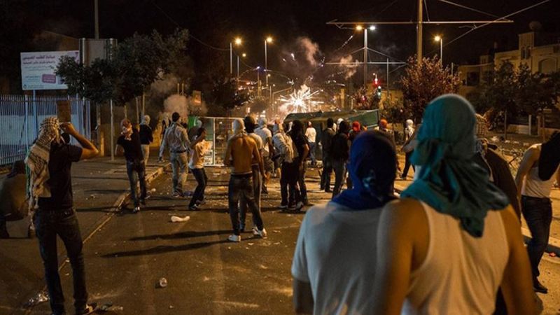 فلسطين: اندلاع مواجهات بين شبان وقوات الاحتلال قرب حاجز مخيم شعفاط شمال شرق القدس المحتلة