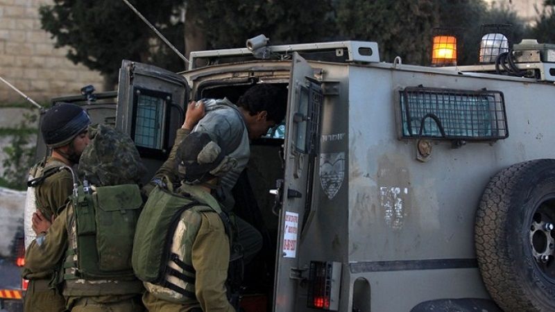 فلسطين المحتلة: قوات الاحتلال تعتقل عددًا من الشبان خلال اقتحام مخيم الجلزون شمال رام الله بالضفة الغربية