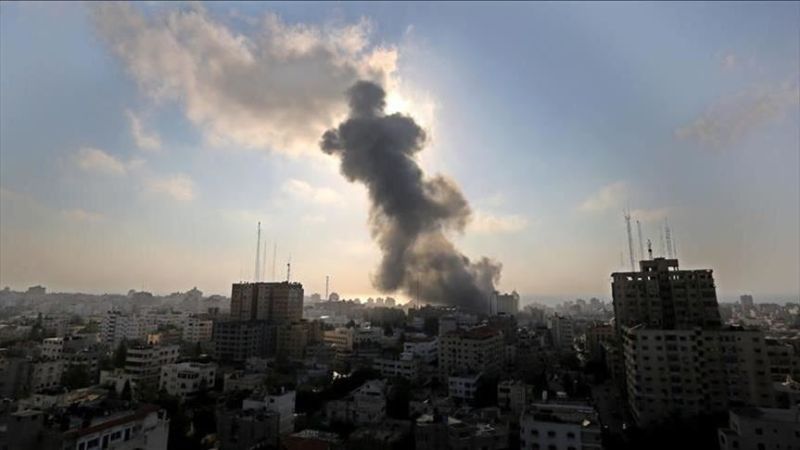 فلسطين المحتلة: قصف مدفعي يستهدف مخيم النصيرات وسط قطاع غزة