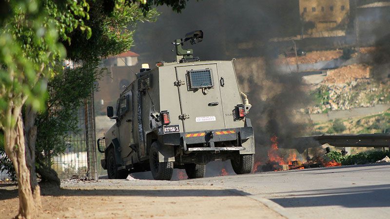 بينهم أسرى محررون.. قوات الاحتلال تقتحم الضفة وتعتقل فلسطينيين