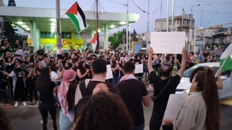 فلسطين: شرطة الاحتلال تعتقل عددًا من الفلسطينيين المشاركين في وقفة عفوية في حيفا تنديدًا بمجزرة مخيم النصيرات