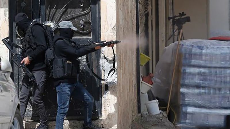فلسطين: اشتباكات مسلحة بين المقاومة وقوات الاحتلال الخاصة المتسللة لبلدة كفرذان غرب جنين بالضفة المحتلة