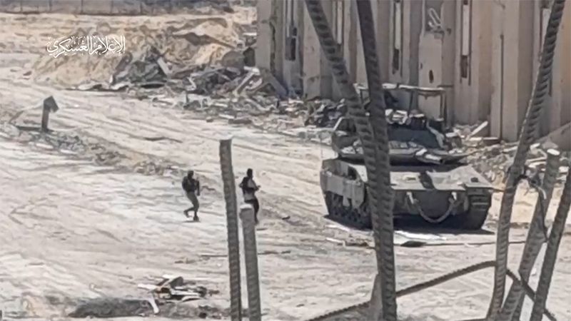 فيديو: استهداف القسام لجنود العدو وآلياته في محاور القتال بمدينة رفح