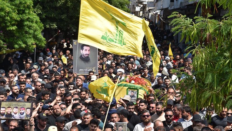 حزب الله وأهالي مدينة صور يشيّعون الشهيد السعيد على طريق القدس حمزة شور