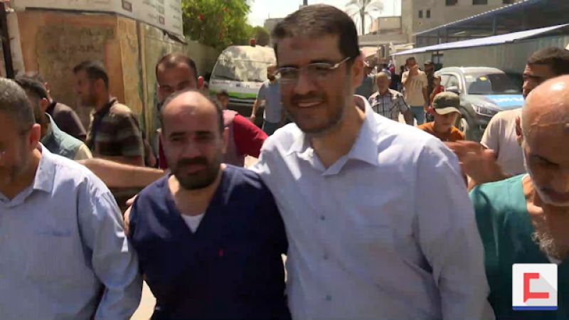 أطباء فلسطينيون يعودون للحرية ويروون معاناتهم في سجون العدو