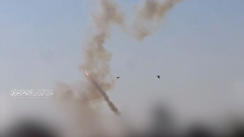 بالفيديو.. سرايا القدس تقصف برشقات صاروخية مواقع ومستوطنات غلاف غزة 