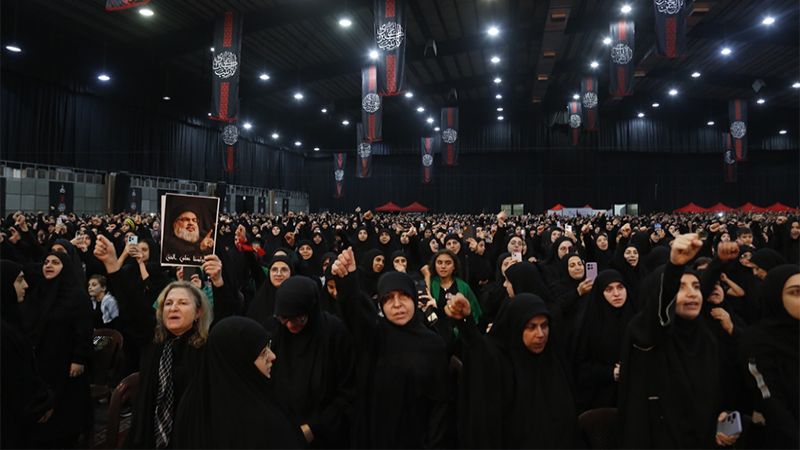 بالصور: إحياء المجلس العاشورائي المركزي - الليلة الأولى في مجمع سيد الشهداء (ع)