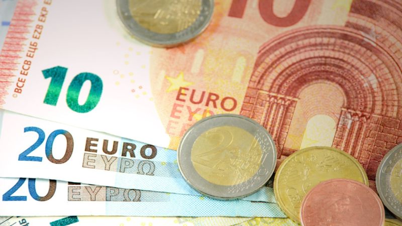 الأصول الروسية المجمّدة تُدخل "اليورو" في دائرة خطر