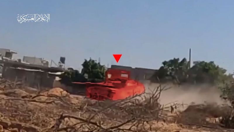 فيديو: كتائب القسام تستهدف آليات العدوّ وجنوده شرق رفح