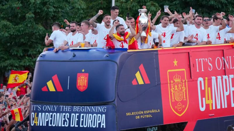 في مدريد.. تقديم مبابي واحتفالات بفوز المنتخب الإسباني باليورو