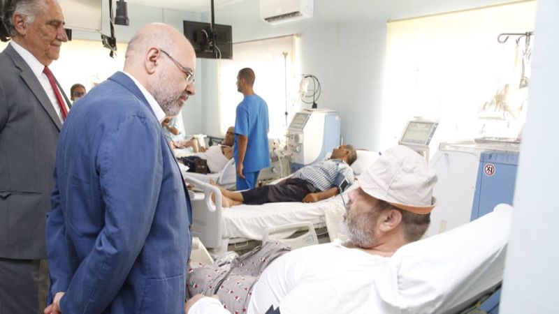 لبنان| الأبيض تفقد مستشفى البترون بعد انهيار جزء من سقف غرفة غسيل الكلى: المستشفيات الحكومية تحتاج إلى استثمار دائم