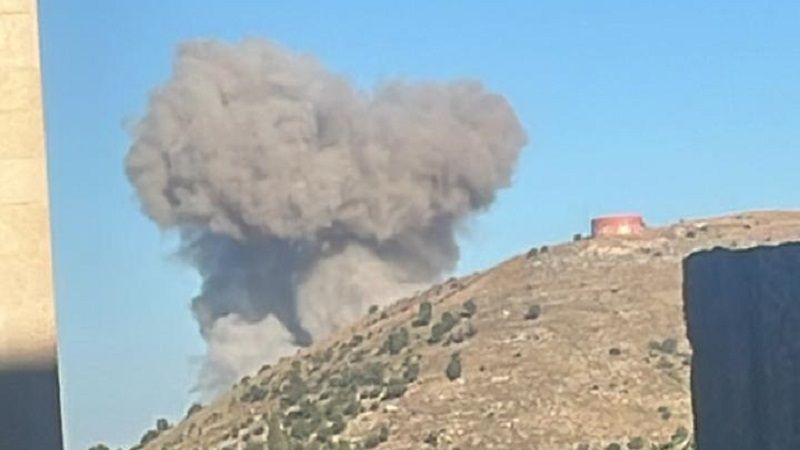 لبنان: الطيران الحربي "الإسرائيلي" يشنّ غارة جوية على أطراف بلدة الطيبة