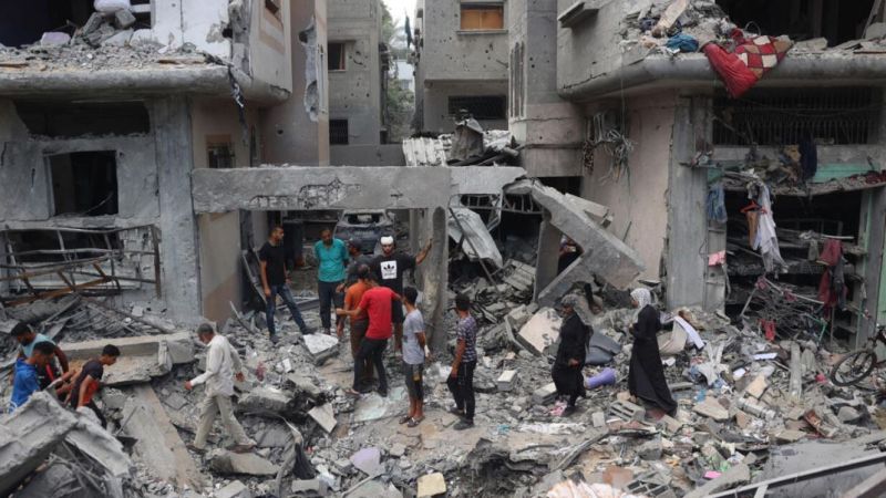 فلسطين المحتلة| الدفاع المدني: شهيدان وإصابات بقصف "إسرائيلي" لمنزل في مخيم النصيرات