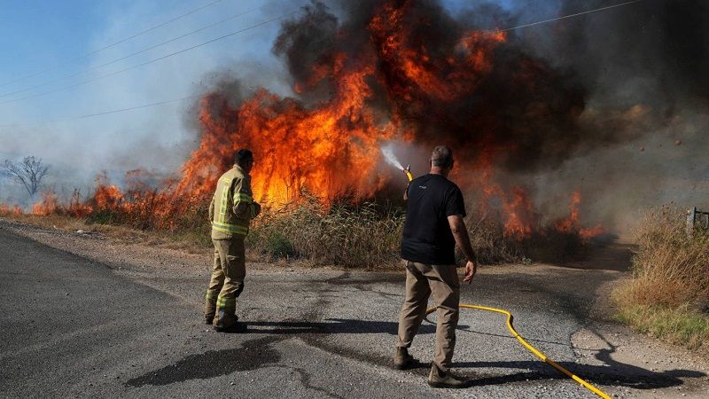 إعلام العدو: 8 فرق إطفاء "إسرائيلية" تحاول إخماد حرائق في الجليل شمال فلسطين المحتلة جرّاء إطلاق صواريخ وطائرات مسيّرة من لبنان