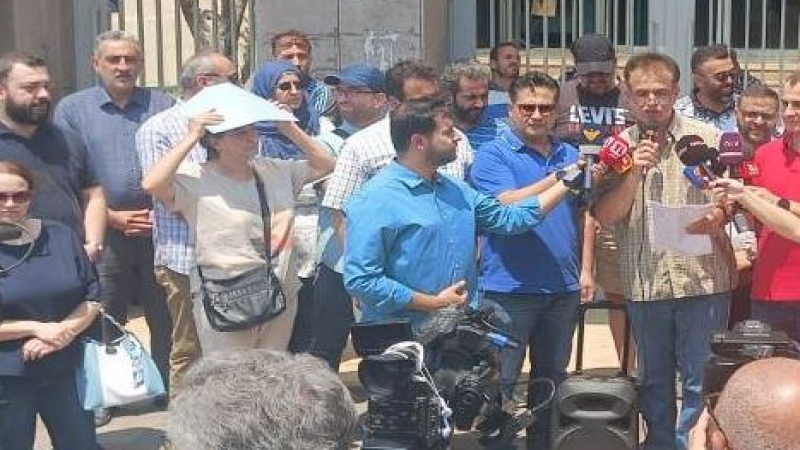 لبنان: اعتصام للمتعاقدين بالساعة في الجامعة اللبنانية أمام وزارة التربية