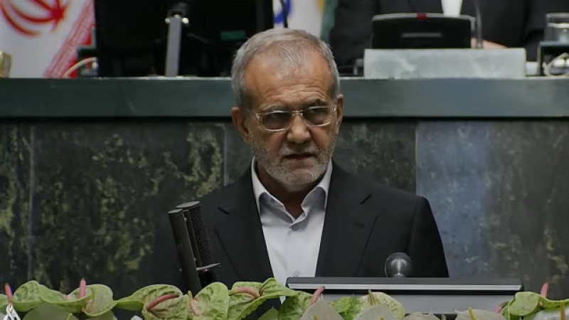  الرئيس الإيراني في اتصال هاتفي مع خليل الحية: لن نتخلّی عن دعم الشعب الفلسطيني المقاوم