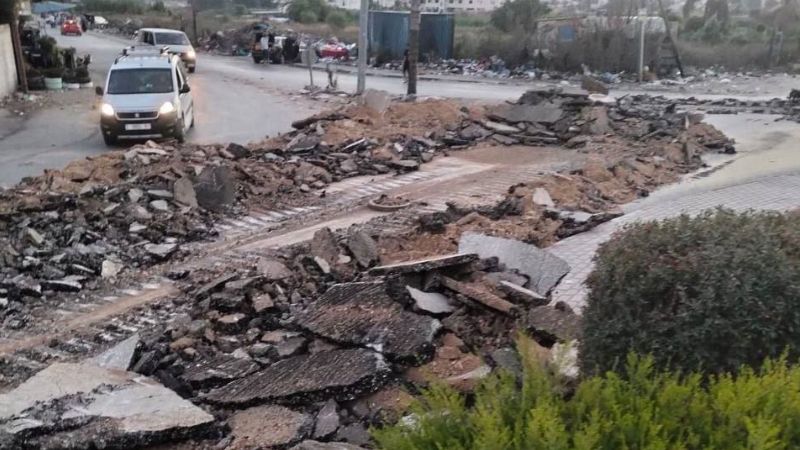بالصور: آثار الدمار الذي خلفته آليات الاحتلال قرب دوار العليمي بمدينة طولكرم بالضفة الغربية المحتلة