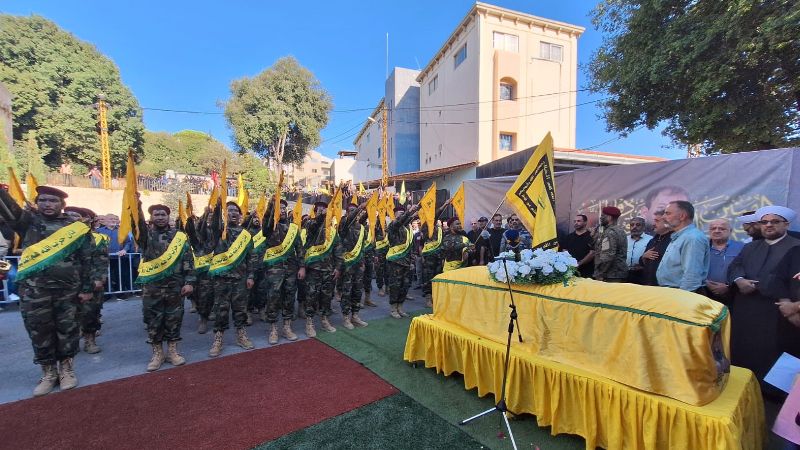 بالصور: حزب الله يُشيّع الشهيد على طريق القدس علي عمرو في بلدة المعيصرة بجبل لبنان