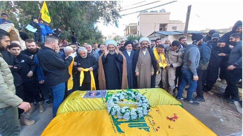 بالصور| حزب الله وجماهير المقاومة يشيّعون الشّهيدين علي وأمين خشيش في دبّين