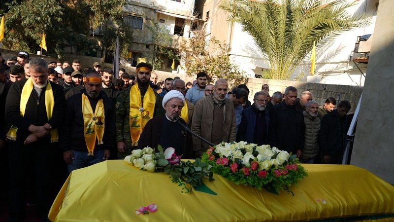 بالصور| تشييع الشهيد حسن مصباح الكومي في روضة الإمام الهادي (ع) في الأوزاعي