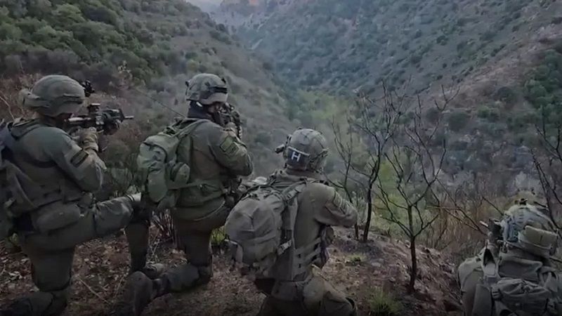 لبنان| قوات العدو تجري تمشيطًا مكثفًا بالأسلحة الرشاشة داخل عيتا الشعب ومن مارون الراس باتجاه بنت جبيل