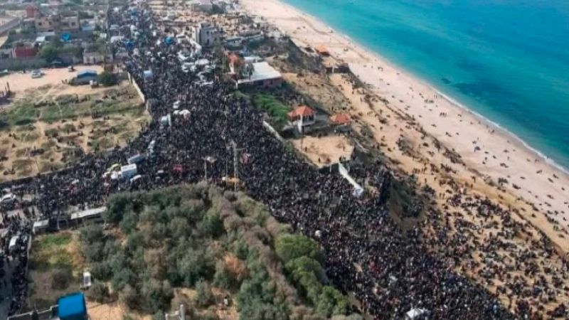 "هآرتس": صور الحشود التي تعبر نِتساريم تُحطّم وهم النصر المطلق‎