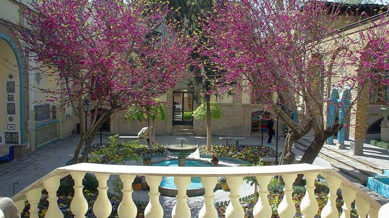 متحف "بيت مقدم" أغلى بيوت العالم في طهران..