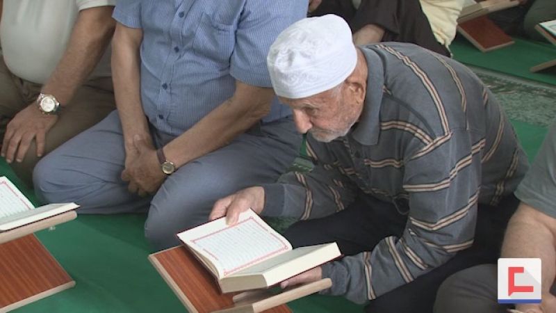 حلقات تلاوة القرآن مستمرة في الجنوب حتى آخر ساعات شهر رمضان (فيديو)