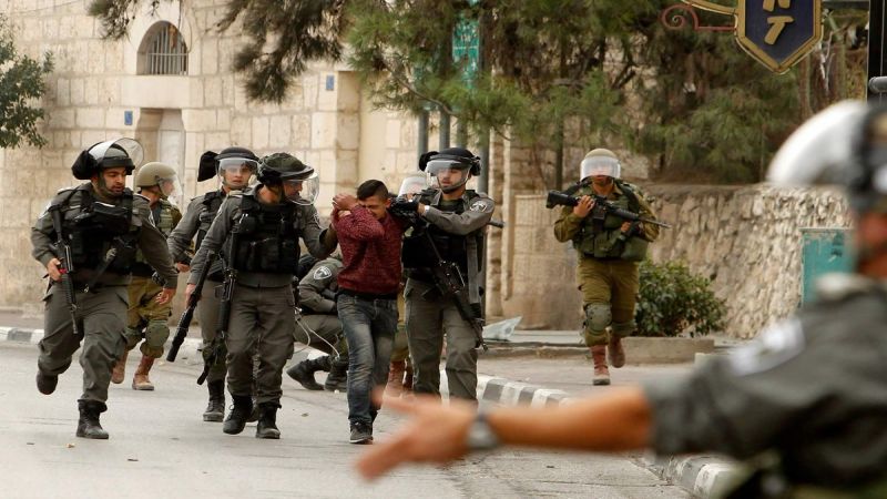 اعتقالات بالجملة للفلسطينيين في الضفة الغربية والقدس المحتلّتين