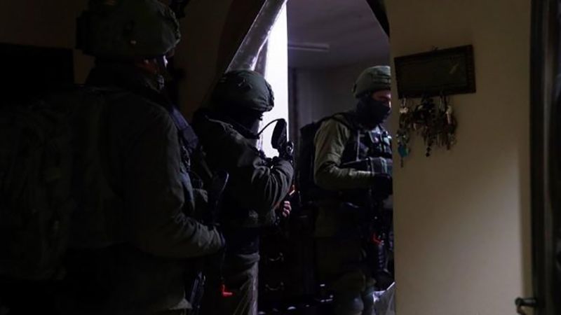  الاحتلال يعتقل 17 فلسطينيًا في الضفة
