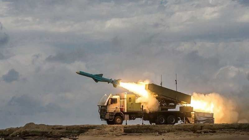 القوة الصاروخية اليمنية تقصف مطار أبها الدولي السعودي بصاروخ "كروز"