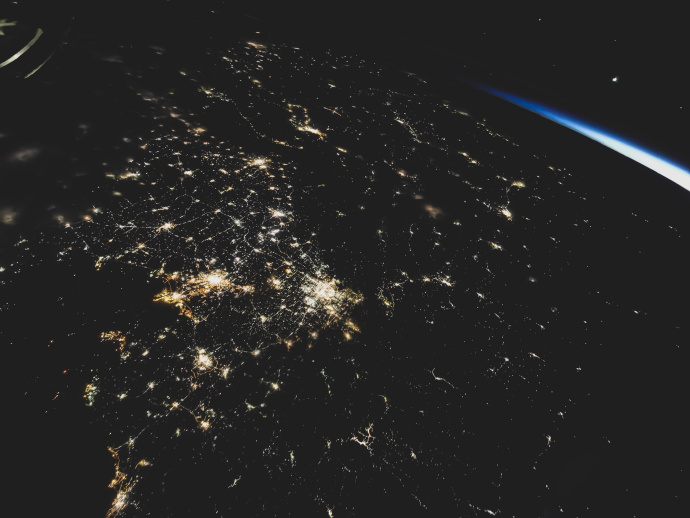 أحدث صور الأرض بهواتف روّاد الفضاء الصينيين الذكية 