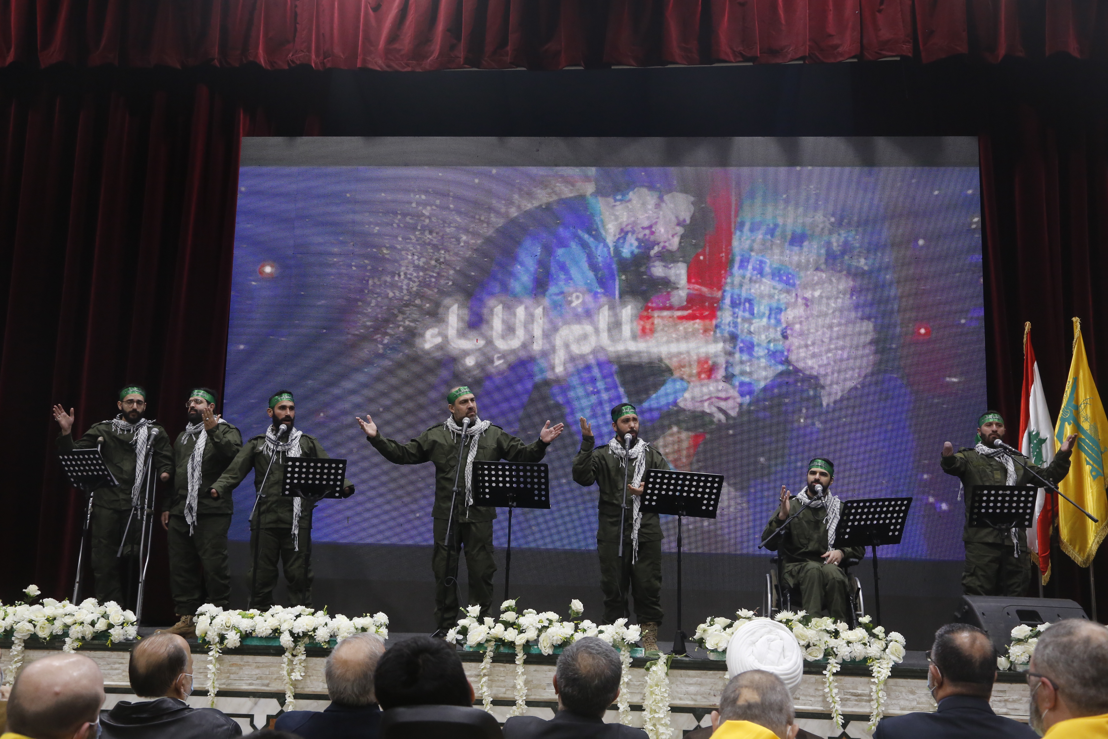 بالصور: إحياء حزب الله ليوم الجريح في مجمع شاهد ببيروت