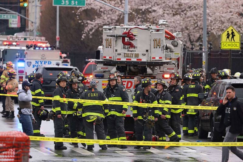 إصابة 13 شخصًا بإطلاق نار في محطة قطارات بنيويورك