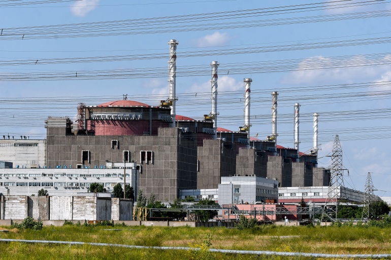 استهداف محطة زابوروجيا: هل ستقبل موسكو بالابتزاز النووي؟