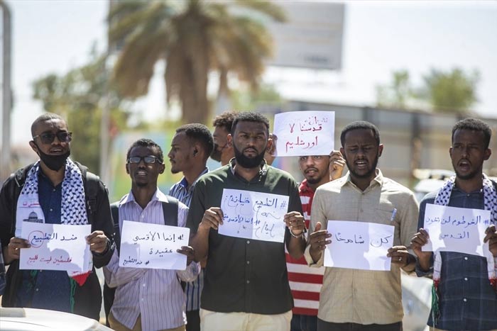 غضب شعبي في السودان رفضًا للتطبيع
