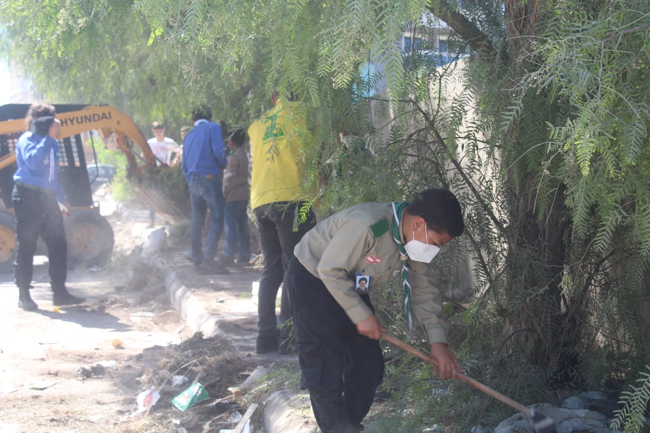 حزب الله يواصل حملات رفع النفايات في صيدا ويوزع المازوت على بلديات منطقتها