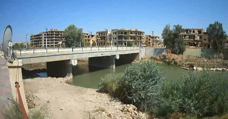 سوريا تعيد بناء أهم جسر يربط شبكة الطرق بين دير الزور وريفها