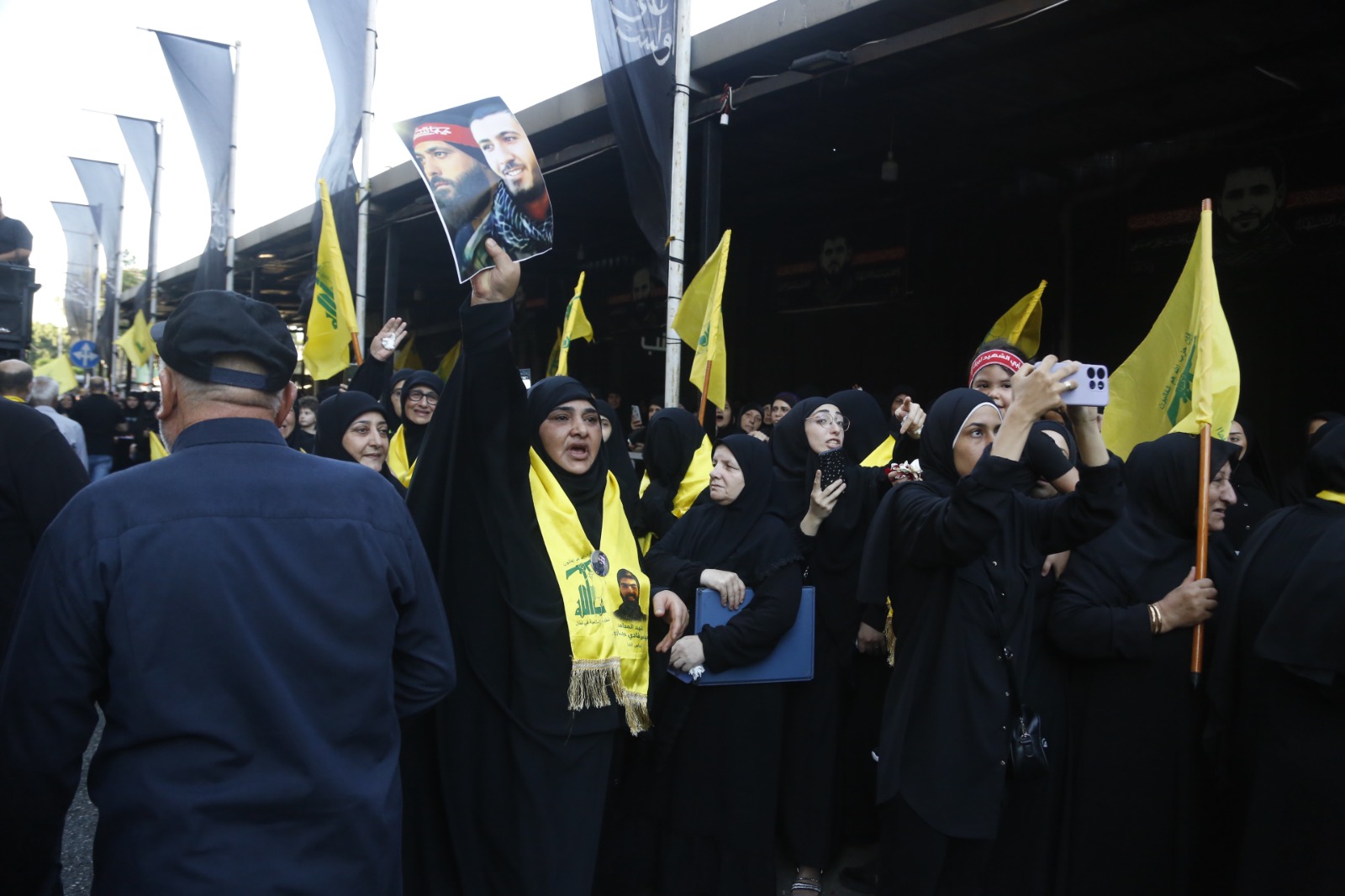 حزب الله يشيّع الشهيد على طريق القدس عباس حجازي في روضة الحوراء زينب (ع)