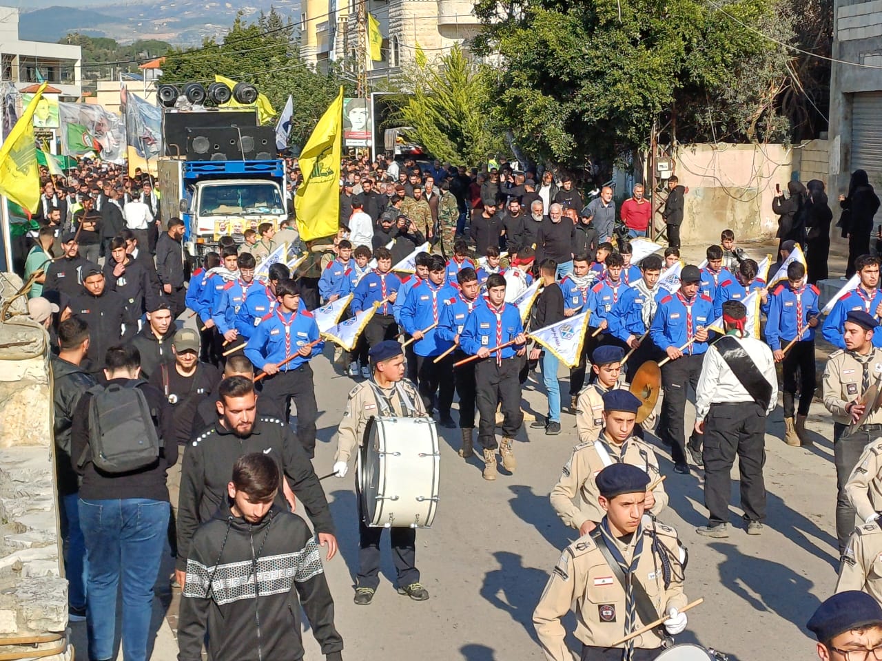 بالصور| حزب الله وأهالي حومين التحتا شيّعوا الشهيد على طريق القدس حسن عزّ الدين 